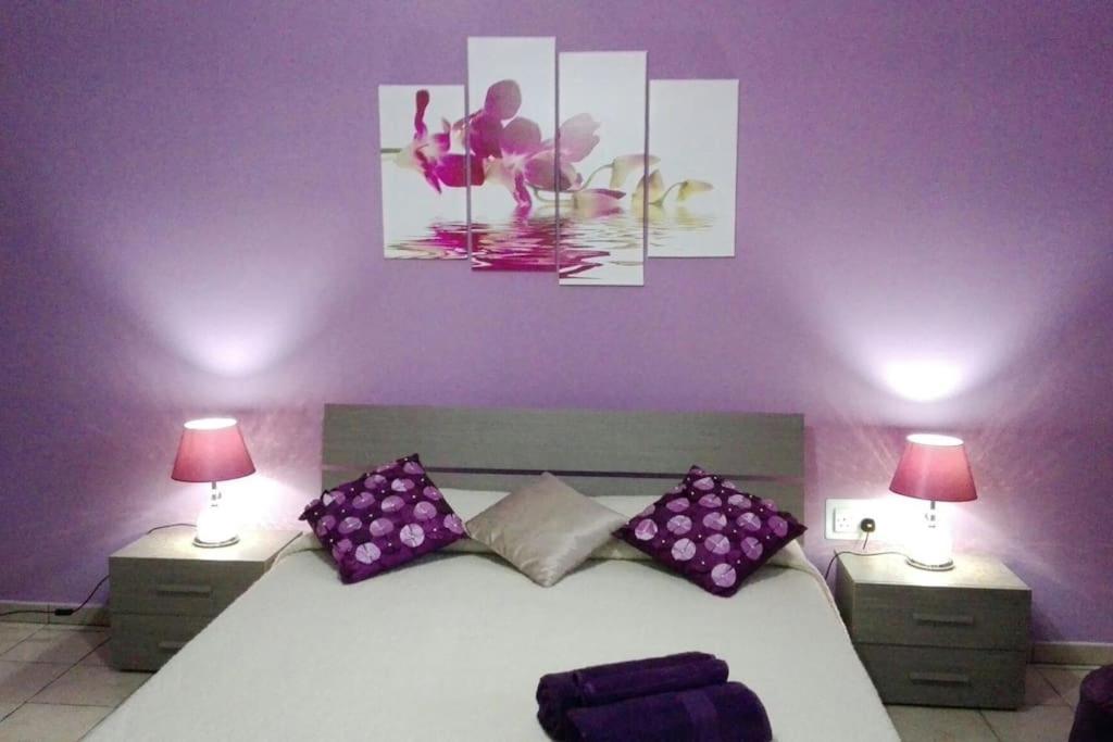Double Room with Shared Bathroom at Home away from Home