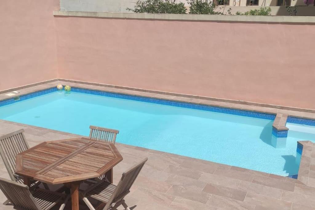 Home away from Home, Żurrieq, Malta